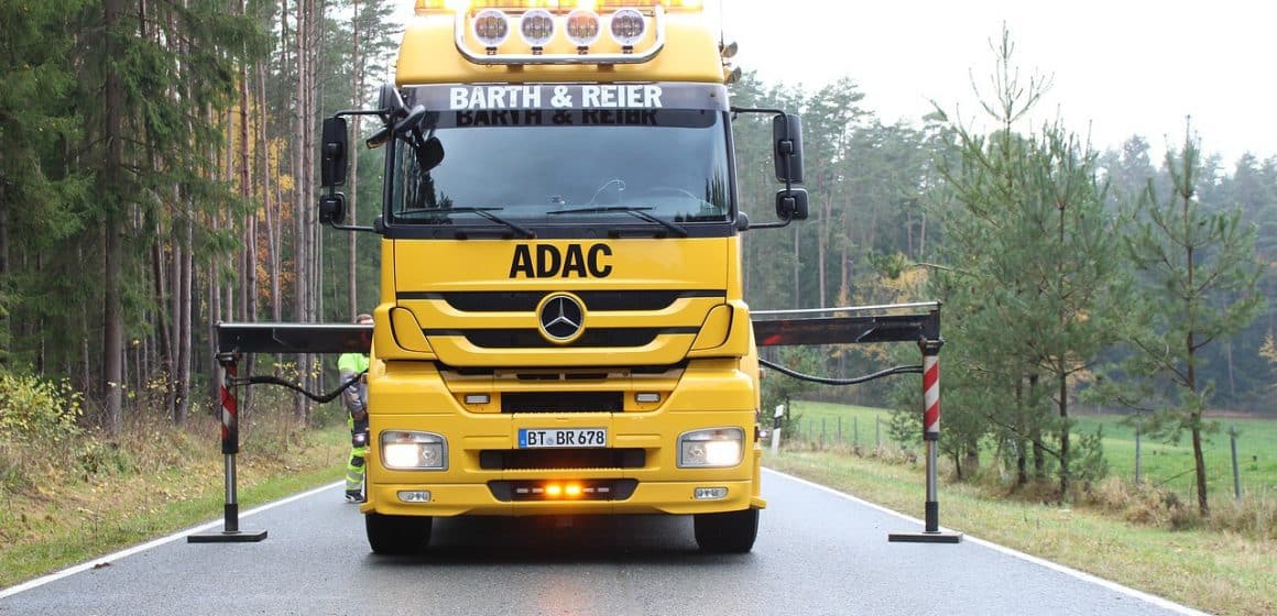 Towing trucks – what is worth knowing about it?