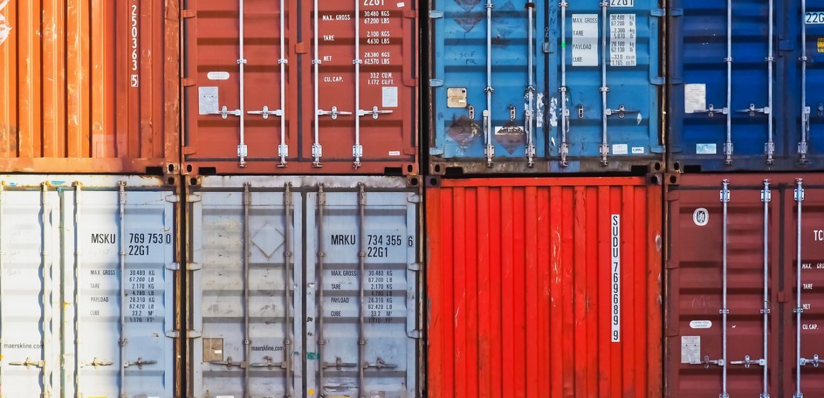 How to order transport of a small container from the port?