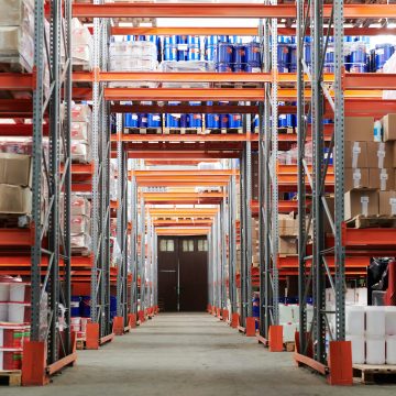 How to keep warehouses clean?